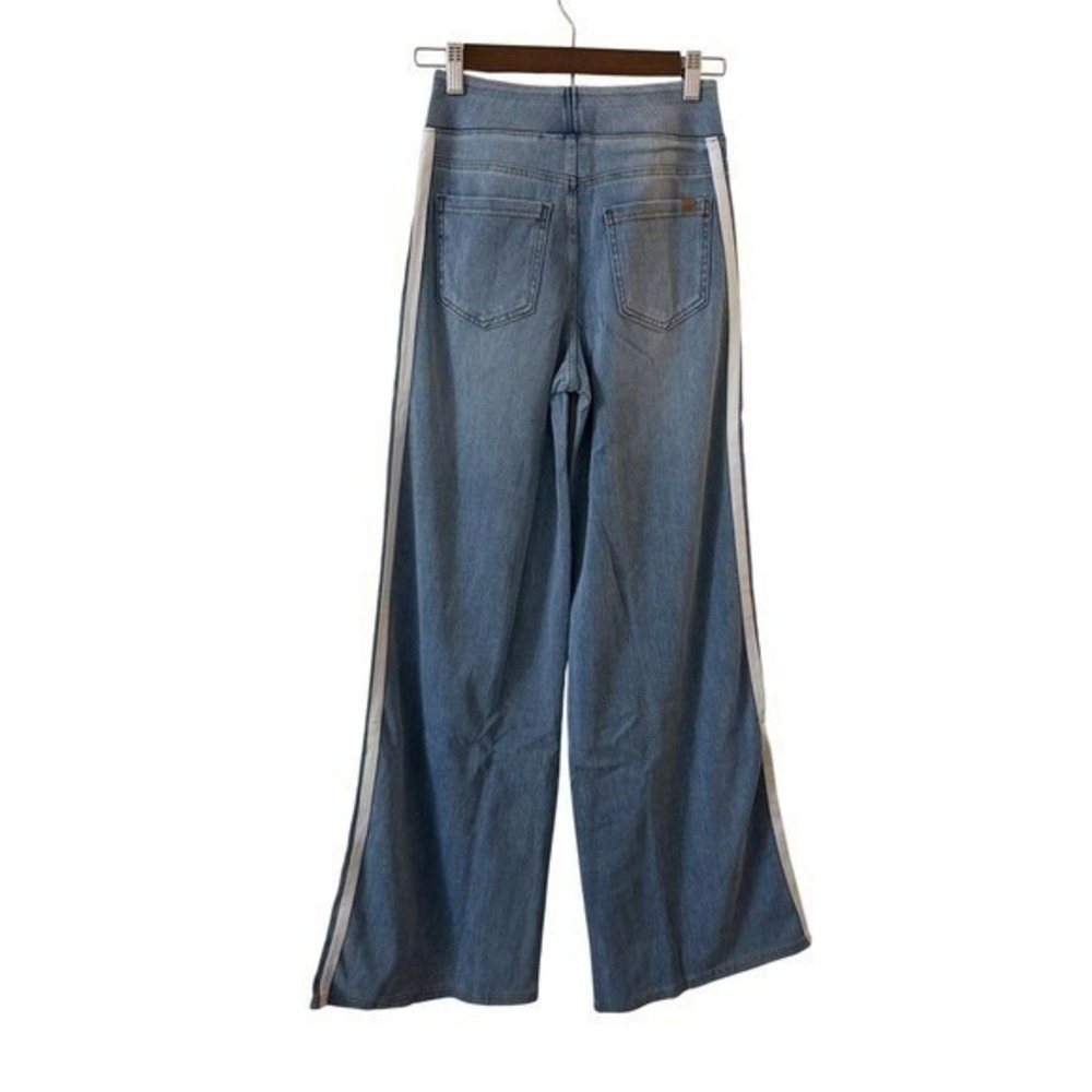 Halara Flex High Waisted Stripe Wide Leg Jeans light blue size Pullon large NWT - Picture 8 of 12